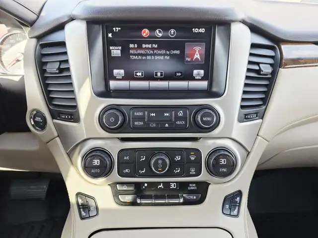 2015 GMC Yukon XL 4WD Denali Clean Carfax Full Service History - Photo 16