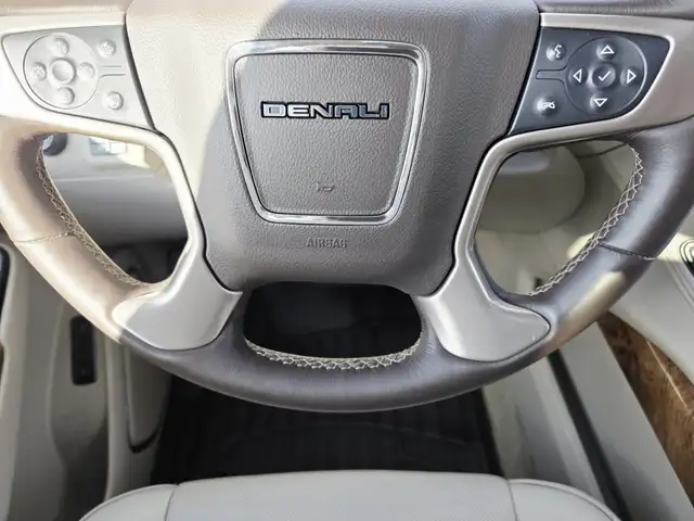 2015 GMC Yukon XL 4WD Denali Clean Carfax Full Service History - Photo 20