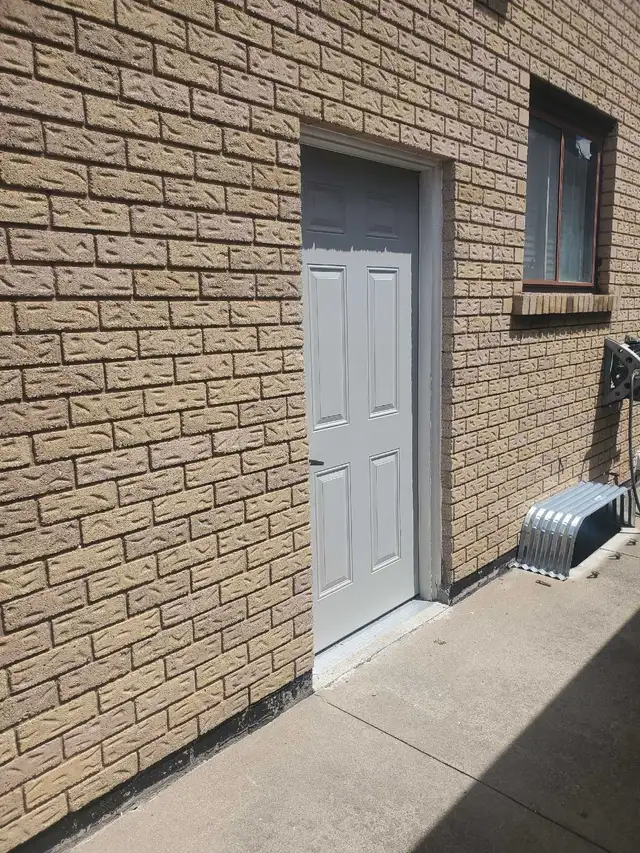 2 bedroom furnisced basement for rent - Photo 2
