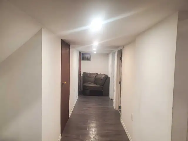 2 bedroom furnisced basement for rent - Photo 4