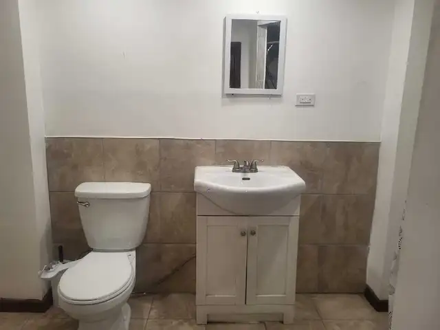 2 bedroom furnisced basement for rent - Photo 9