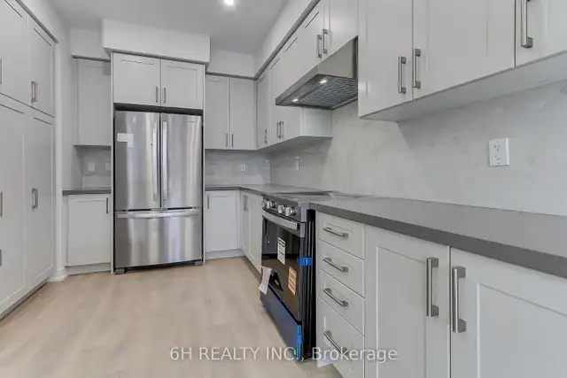 Amazingly Priced Brand New Townhome in Richmond Hill! - Photo 3