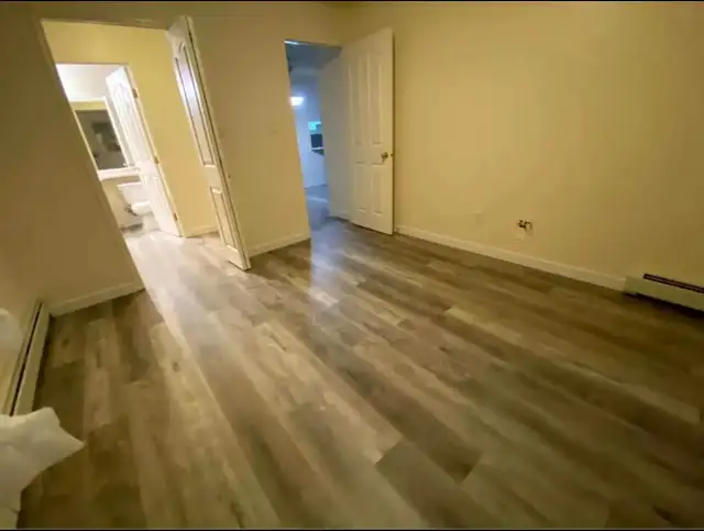 $1750 ONLY - Beautiful 2 bed/2 bath condo in West Edmonton - Photo 3