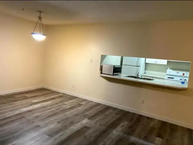 $1750 ONLY - Beautiful 2 bed/2 bath condo in West Edmonton - Photo 7