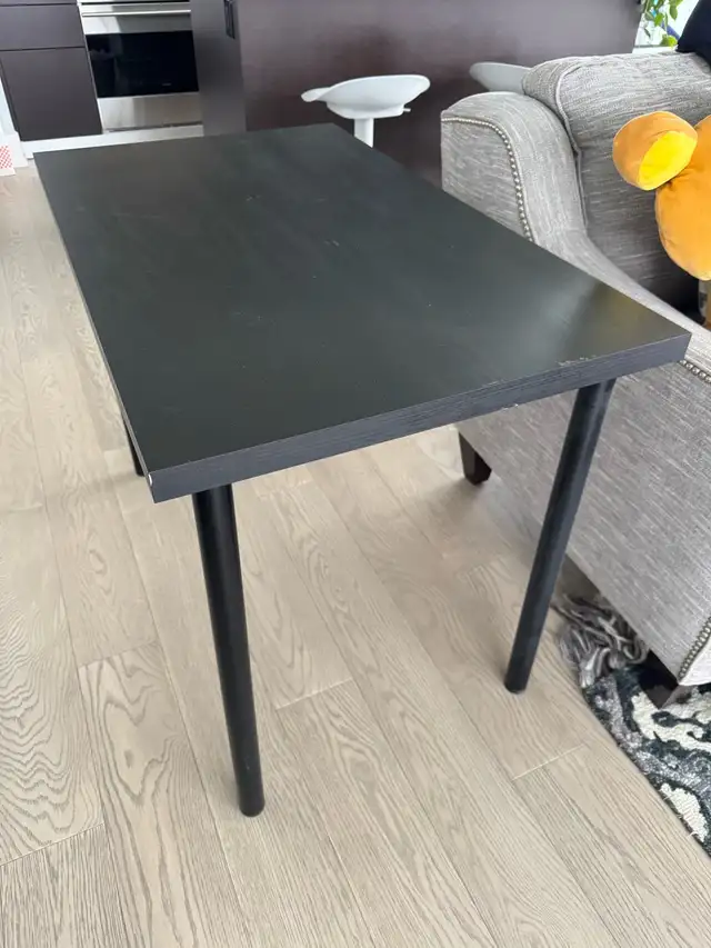 IKEA Desk – Great for Condo / Small Spaces