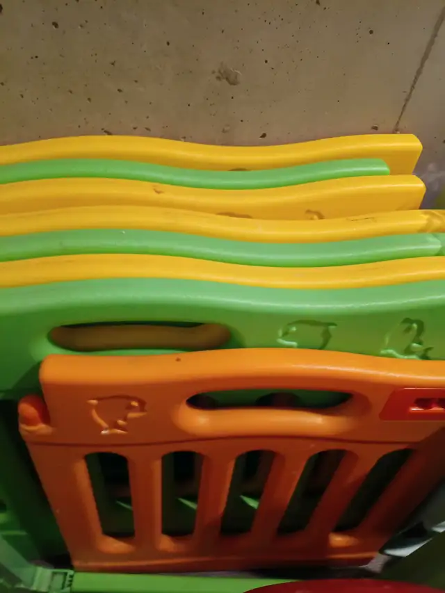 Baby play pen gates . Fisher price 60$ - Photo 8