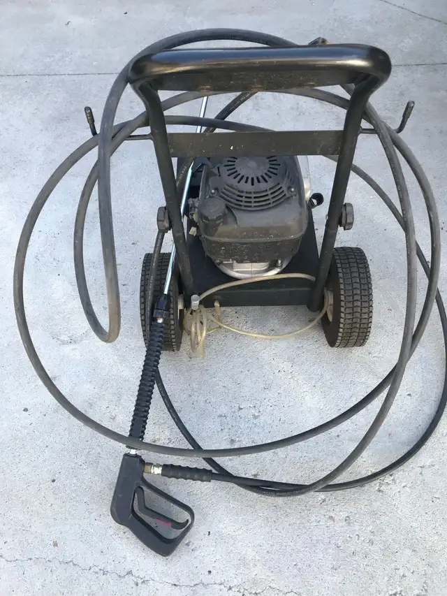Pressure Washer - gas Honda motor - Photo 3