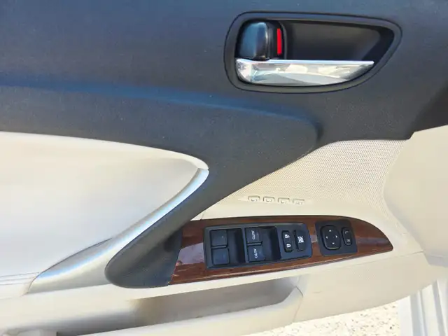 2011 Lexus IS 250C Convertible Leather Navi Camera Clean Carfax - Photo 18