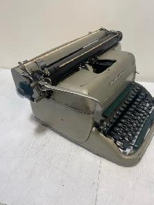 Remington Typewriter - Photo 3