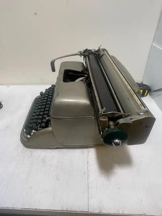 Remington Typewriter - Photo 9