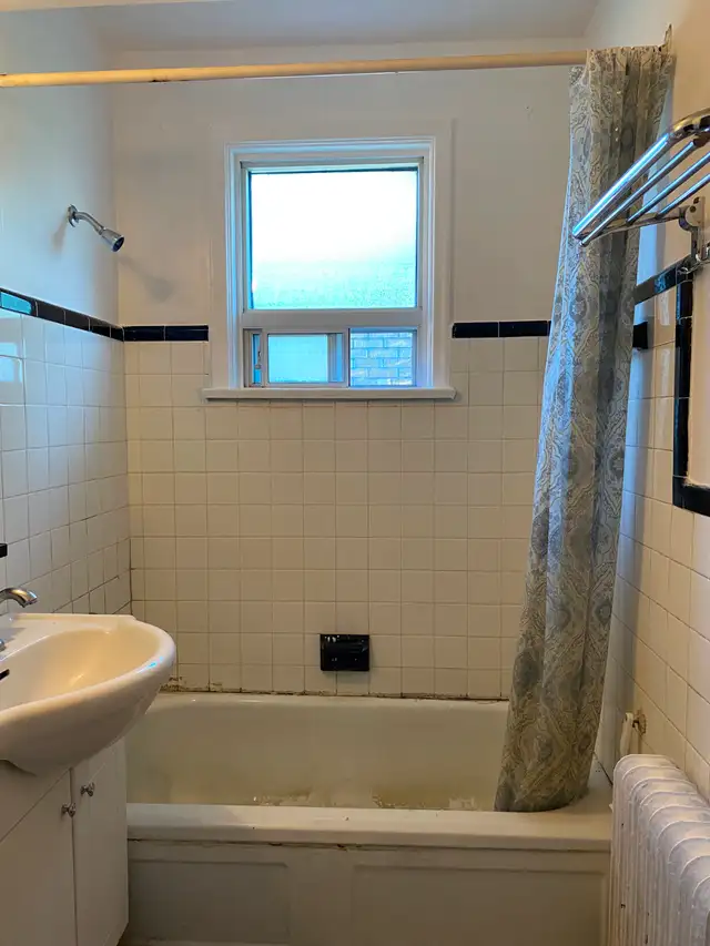 $900-Cozy Room for Rent at Downtown Queen West - Photo 5