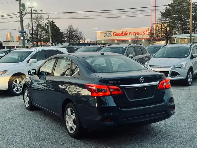 2017 Nissan Sentra SV - Photo 3