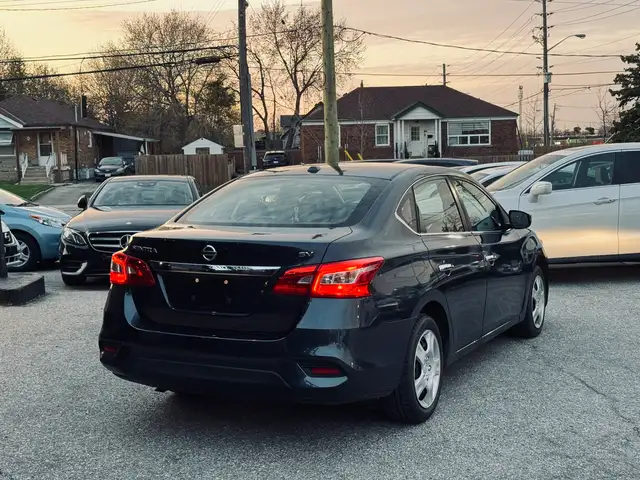 2017 Nissan Sentra SV - Photo 4