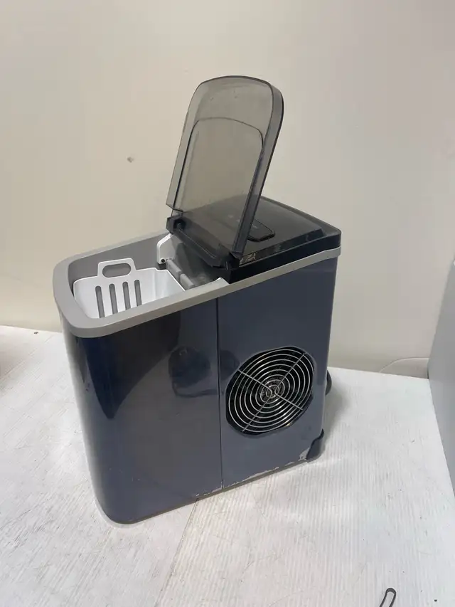 Frigidaire Ice Maker - Photo 2