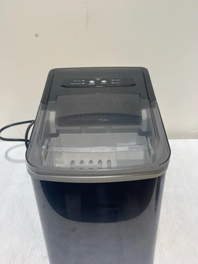 Frigidaire Ice Maker - Photo 3