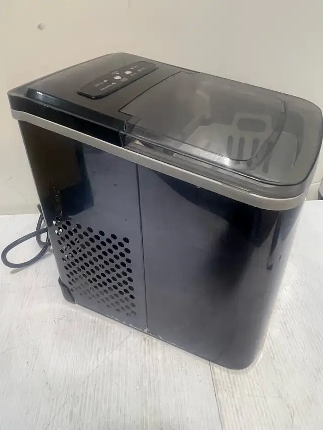 Frigidaire Ice Maker - Photo 8