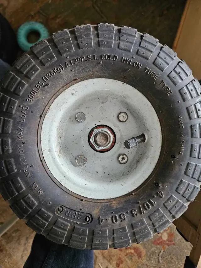 10' Tires - Photo 2
