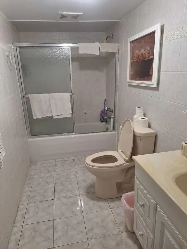 One Bedroom Basement Apartment Availble Immediately - Photo 3