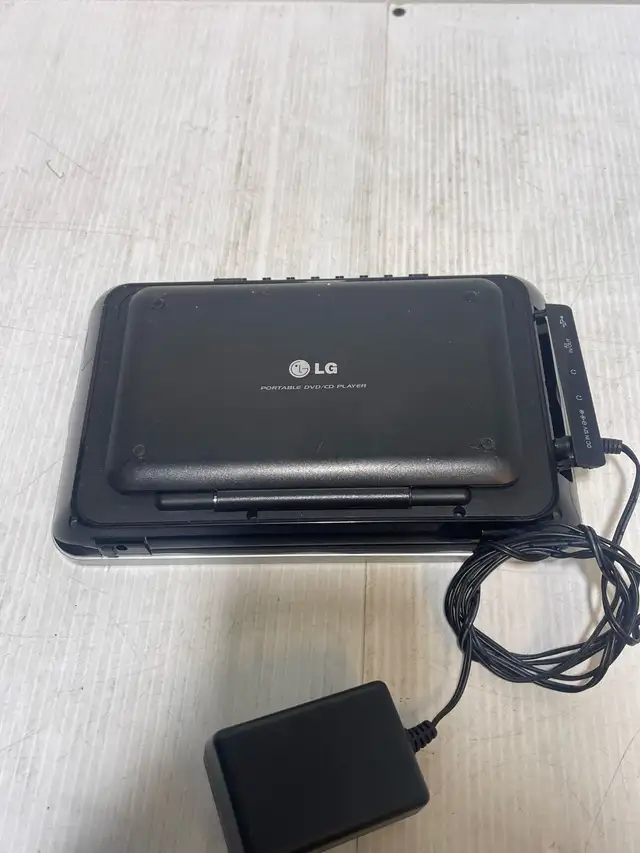 LG Portable DVD Player - Photo 3