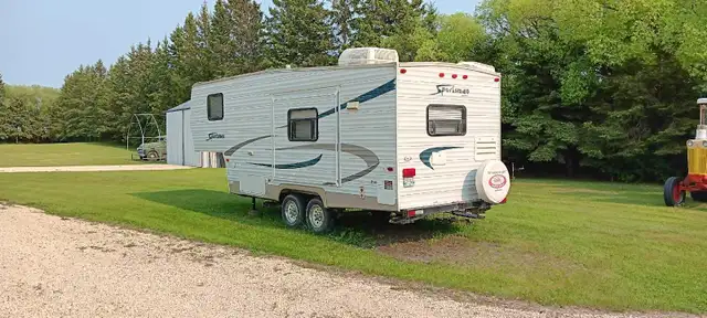 2005 Sportsman RV trailer - Photo 2