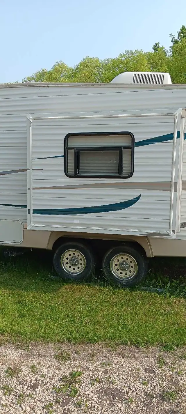 2005 Sportsman RV trailer - Photo 4