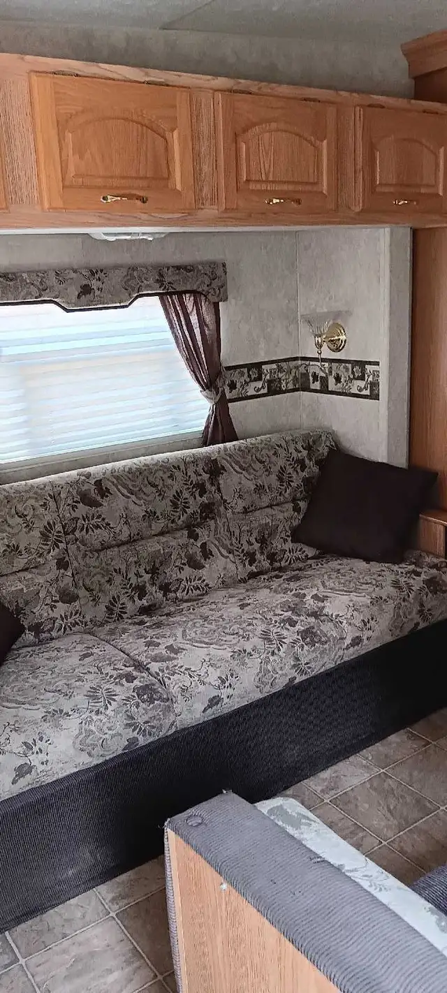 2005 Sportsman RV trailer - Photo 5