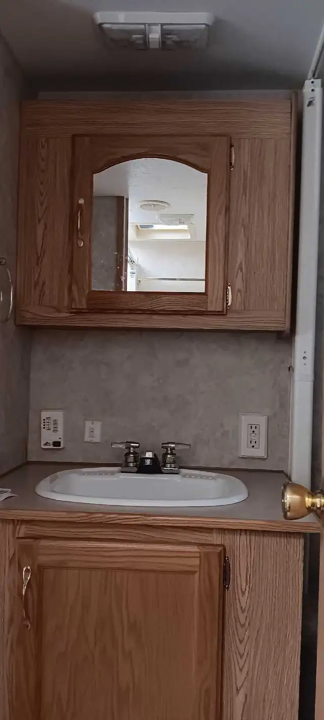 2005 Sportsman RV trailer - Photo 8