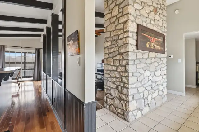 BEAUTIFUL HOME ON A HUGE LOT WITH RENTAL SUITE IN VALLEYVIEW - Photo 3