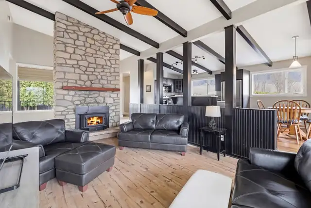 BEAUTIFUL HOME ON A HUGE LOT WITH RENTAL SUITE IN VALLEYVIEW - Photo 4