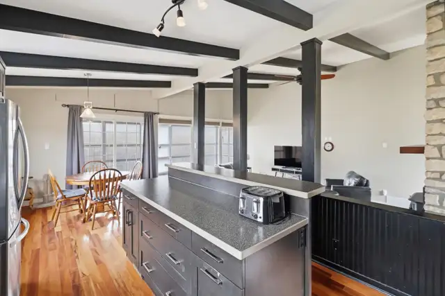 BEAUTIFUL HOME ON A HUGE LOT WITH RENTAL SUITE IN VALLEYVIEW - Photo 6