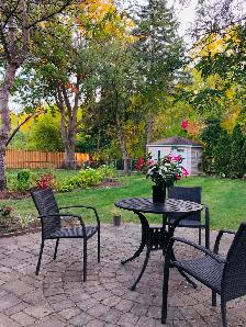 A beautiful bedroom/parking near UTM for rent.