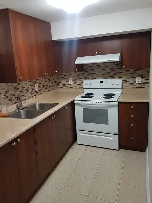 One Bedroom Basement For Rent - Photo 2