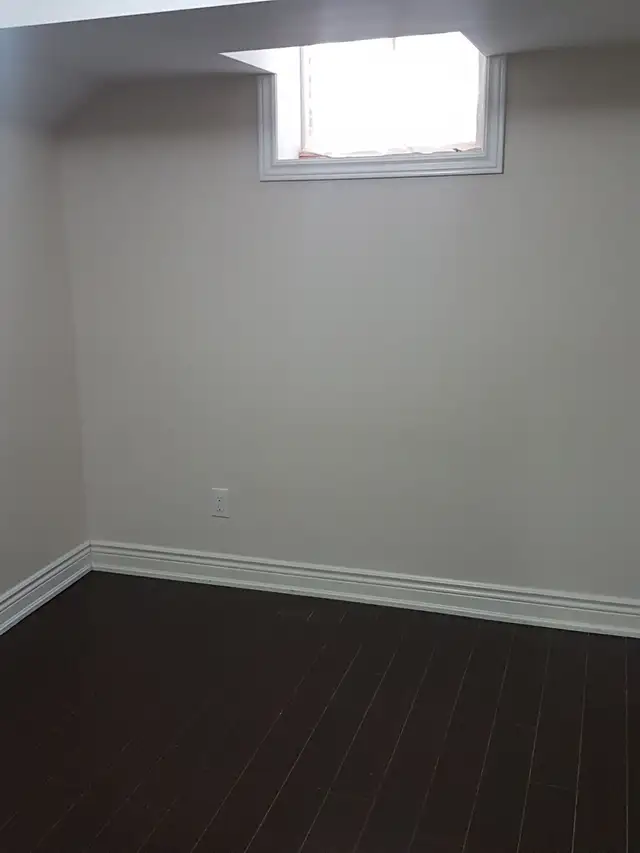One Bedroom Basement For Rent - Photo 7