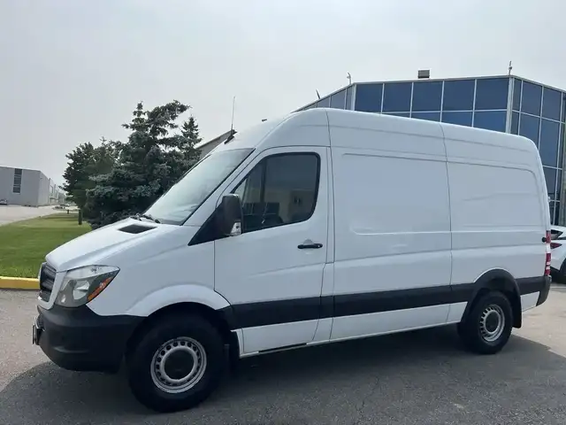 2017 Mercedes-Benz Sprinter Van Cargo - Photo 2