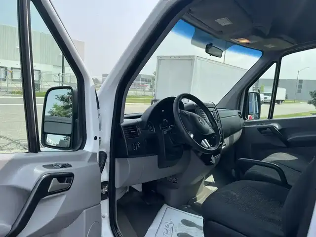 2017 Mercedes-Benz Sprinter Van Cargo - Photo 3