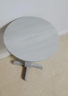 Table -side or accent, in grey and white - Photo 4