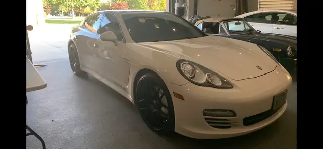 2011 Porsche Panamera - Photo 4