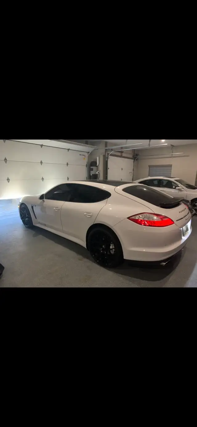 2011 Porsche Panamera - Photo 9
