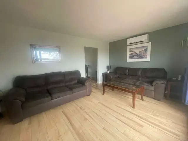 Large Family Home for Sale - Photo 5