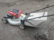 Yardpro self-propelled gasLawnmower/bag