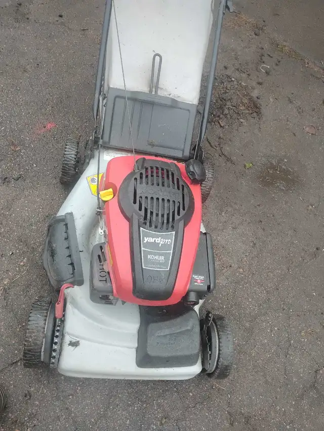 Yardpro self-propelled gasLawnmower/bag - Photo 2