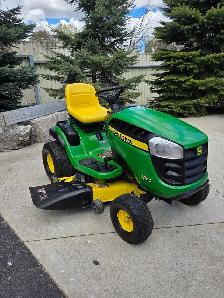john deere e150 lawn tractor - Photo 2