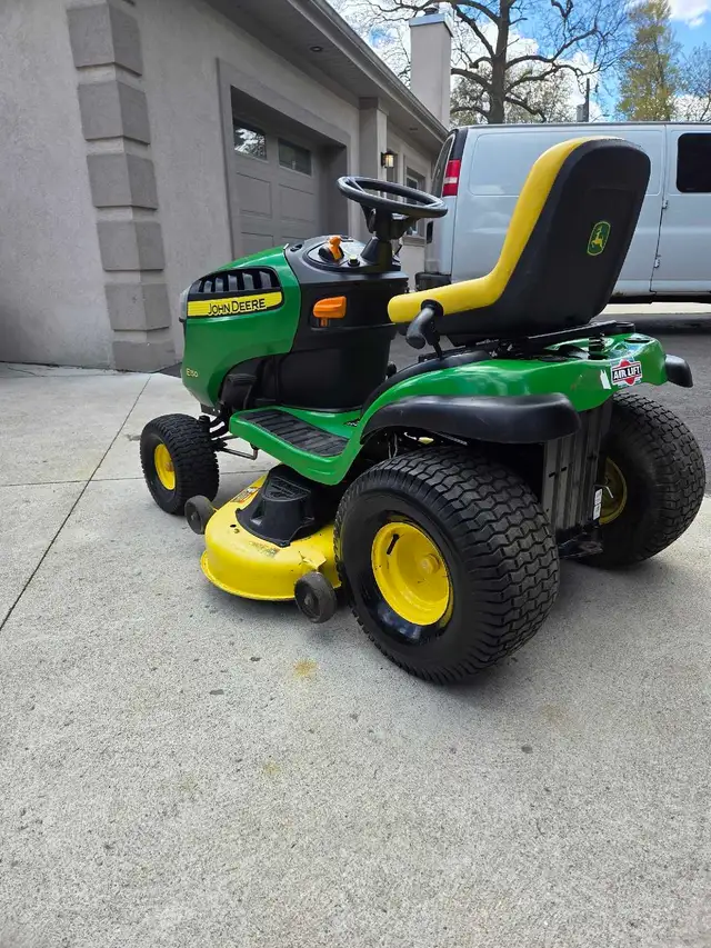 john deere e150 lawn tractor - Photo 5