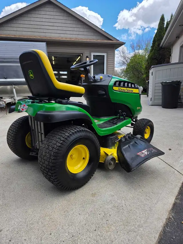 john deere e150 lawn tractor - Photo 7