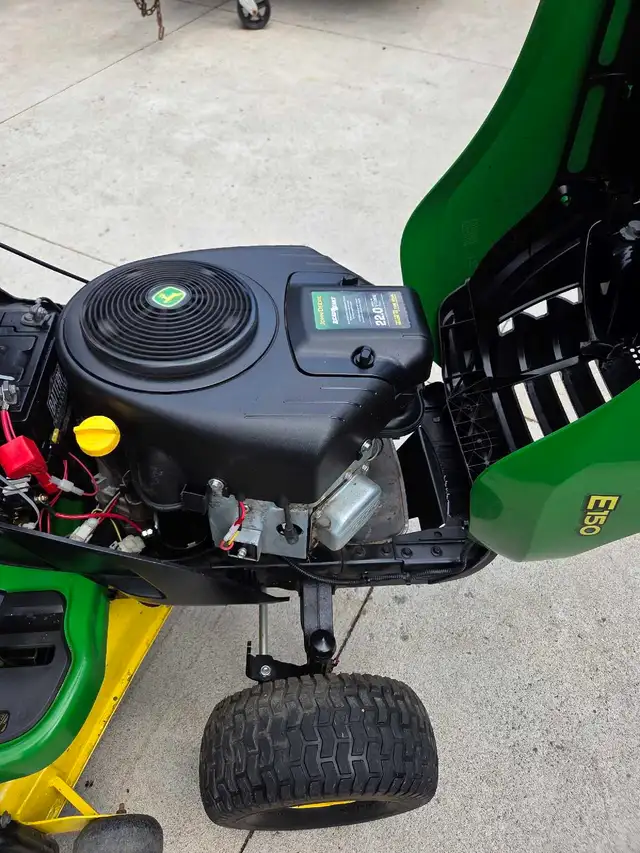 john deere e150 lawn tractor - Photo 9