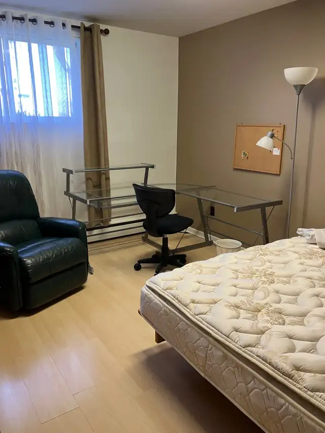 CHAMBRE À LOUER À 5 MINUTES DE L`UdeS - Photo 3