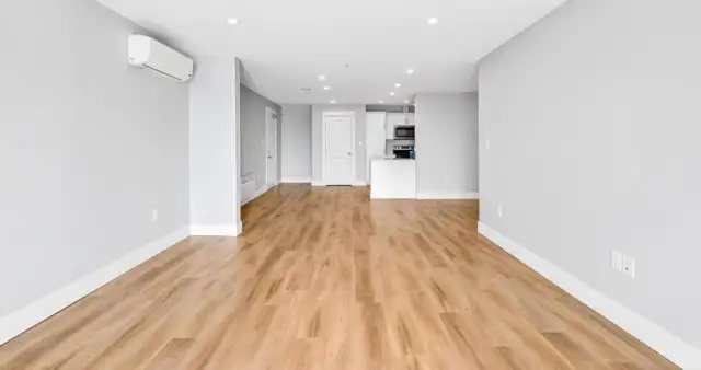 2 Bedroom 2 Bathroom Executive Apartment - Photo 3
