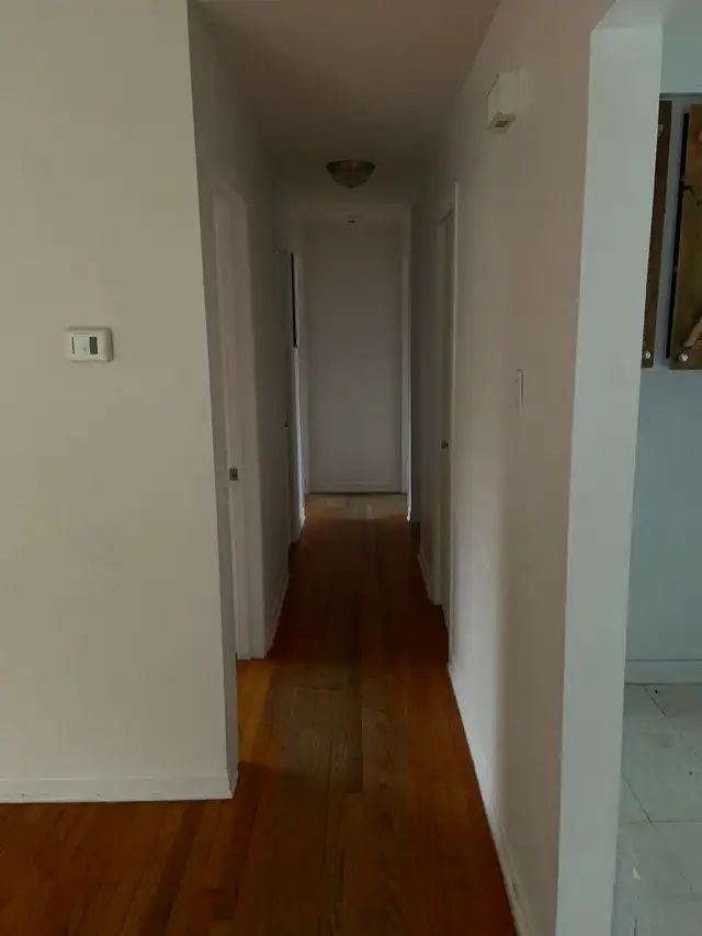 Sorel-Tracy: Logement 2 étages avec 2 sdb, cour et parkings - Photo 3