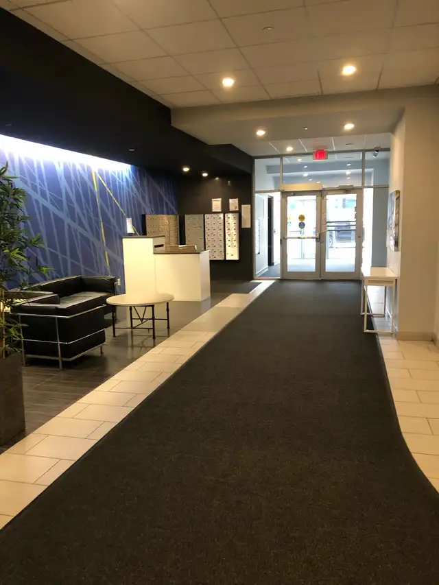 Cozy Two bedroom downtown condo near Ice district - Photo 3