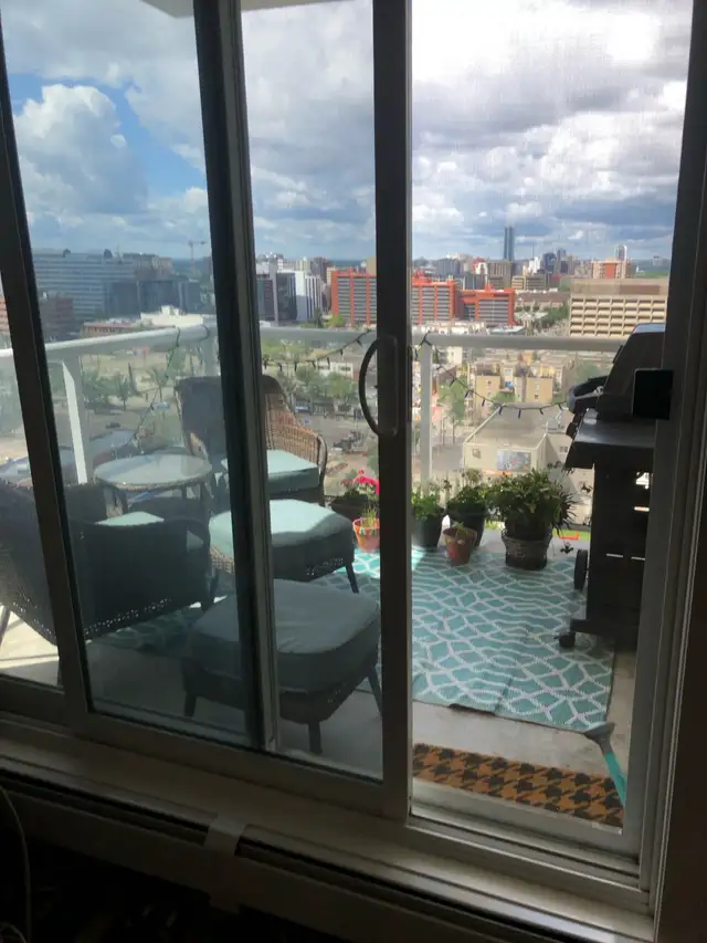 Cozy Two bedroom downtown condo near Ice district - Photo 7